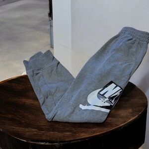 Nike Air Jordan Soft Gray Loungepants With White Logo Size Medium Boys